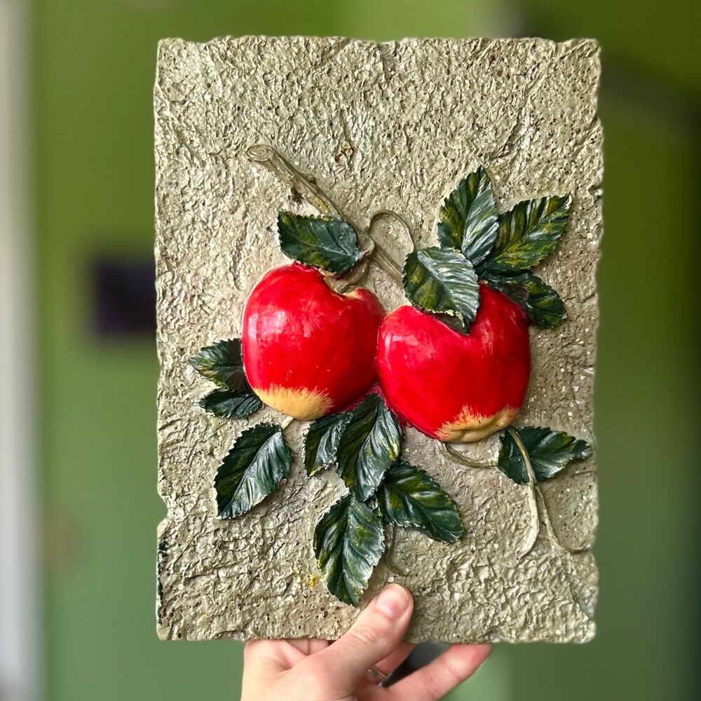 Rustic Farmhouse Vintage 3D Crimson Red Apples Wall Plaque